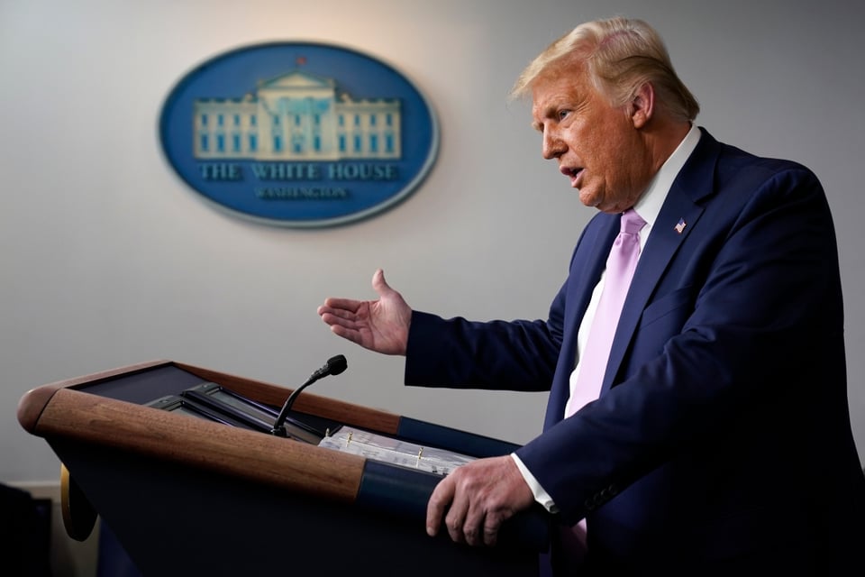 Trump anuncia autorización de uso de plasma contra coronavirus