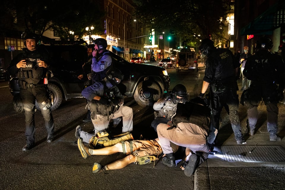 Jay Bishop: Identifican a muerto de tiroteo en Portland y Trump manda condolencias