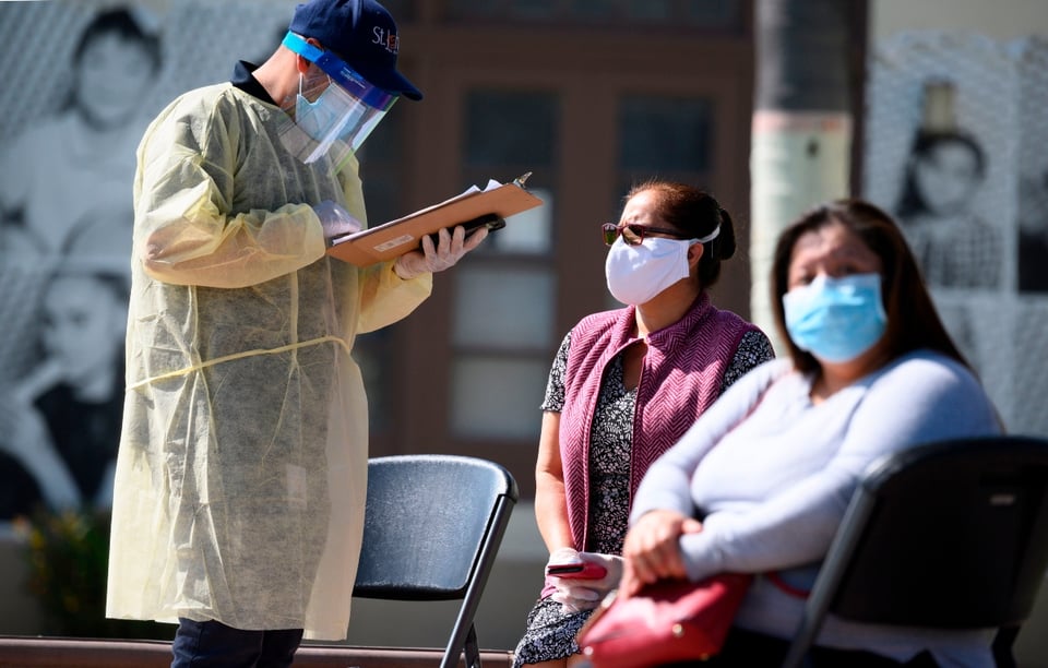 Despidos por coronavirus: Los Ángeles obligará a empleadores a recontratar