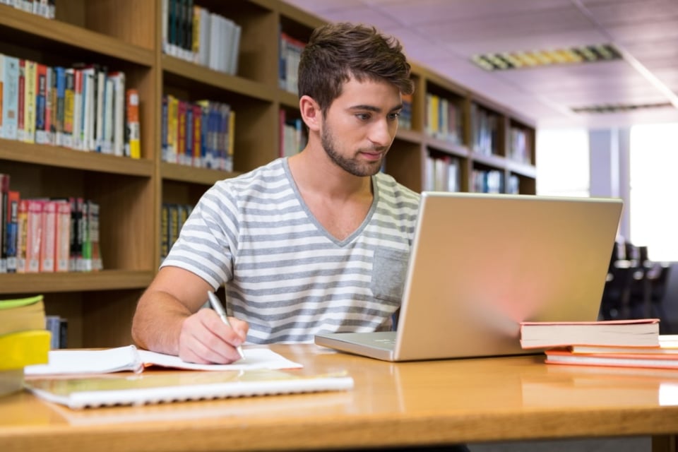 GEORGIA: Estudiantes transmiten pornografía a través de clases virtuales 