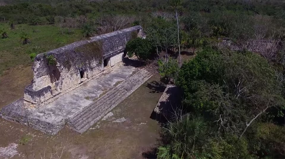 México confirma existencia de palacio maya al sureste