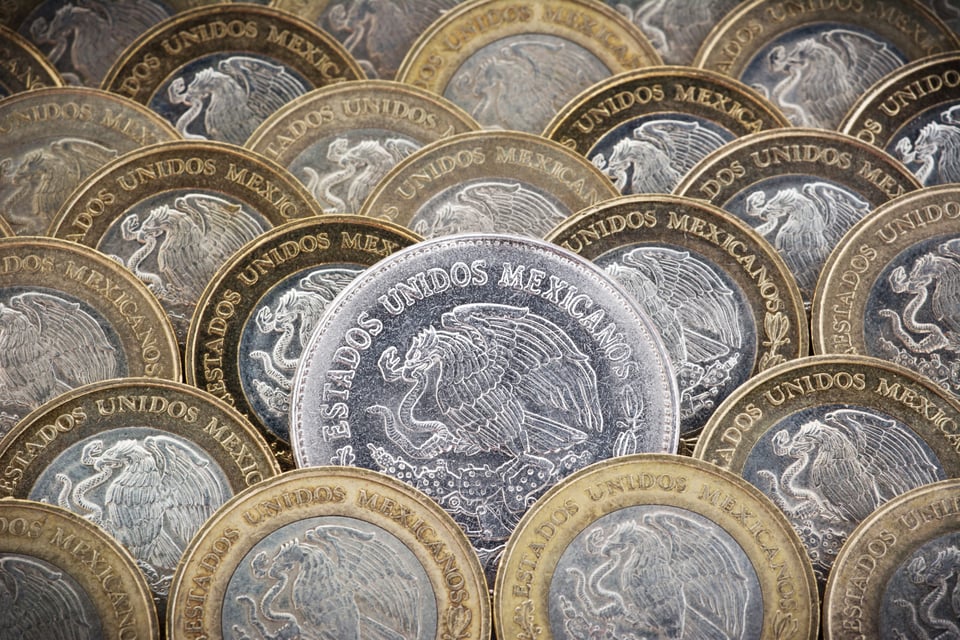 Peso mexicano 17 de diciembre levanta los brazos y sigue victorioso