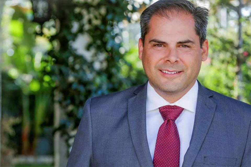 Trump declara victoria de hispano en elecciones especiales de California