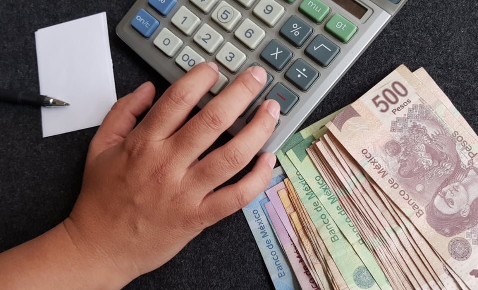 Peso mexicano 12 mayo sigue perdiendo terreno frente al dólar