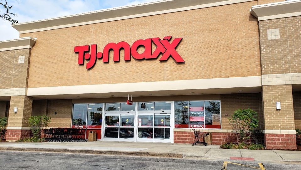 Cadena de tiendas TJ Maxx anuncia que reabrirá en todo EEUU en junio