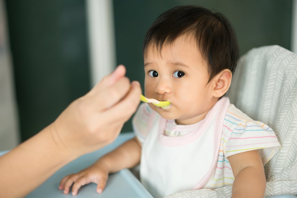 8 alimentos peligrosos para los bebés que pocos imaginan