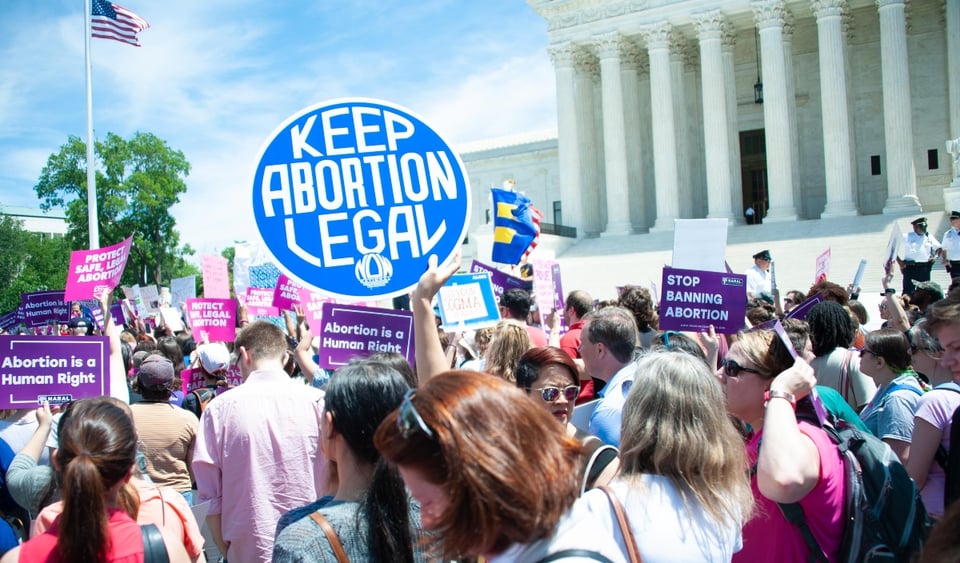 Tribunal Supremo derriba ley que restringía el aborto en Louisiana
