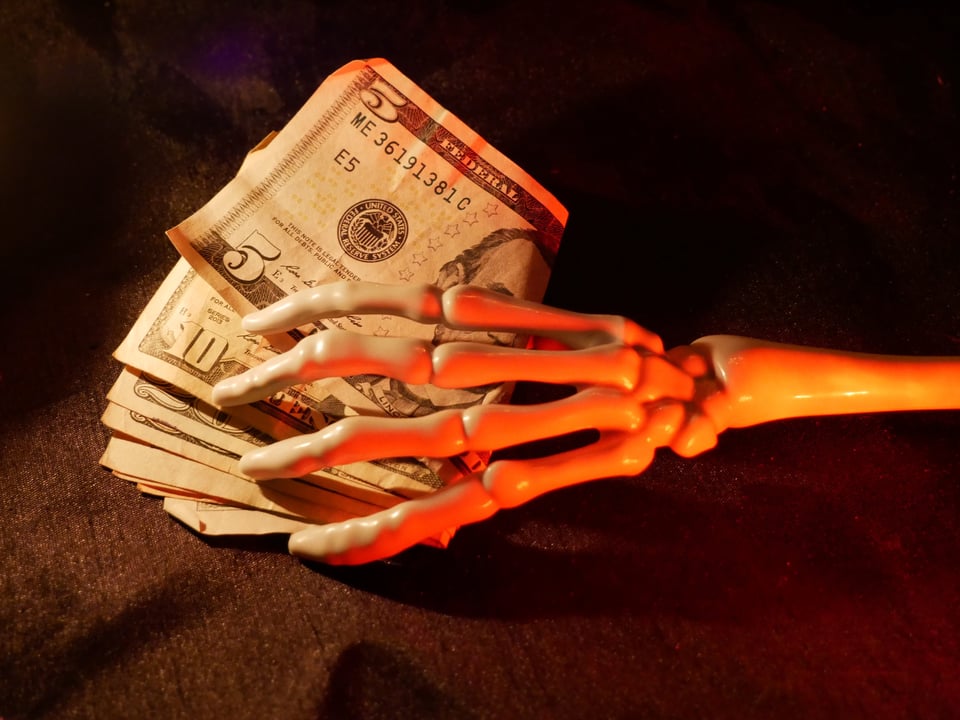 Termine con el miedo de Halloween y ahorre impuestos