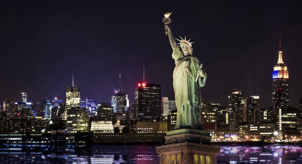 Nueva York: Cae sorprendente rayo sobre la Estatua de la Libertad featured image