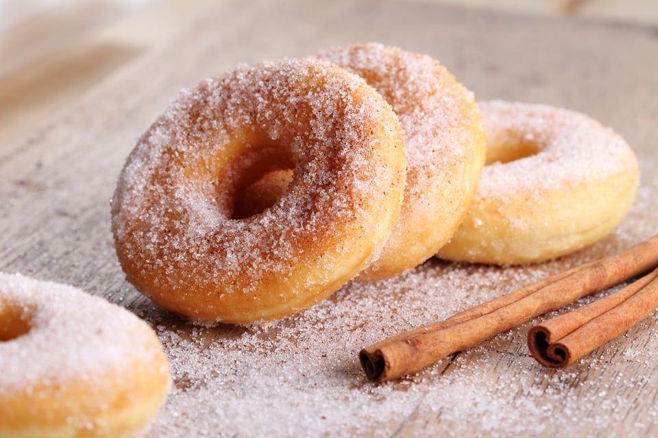 Receta: Rosquitas con azúcar y canela, una merienda ideal (VIDEO) featured image