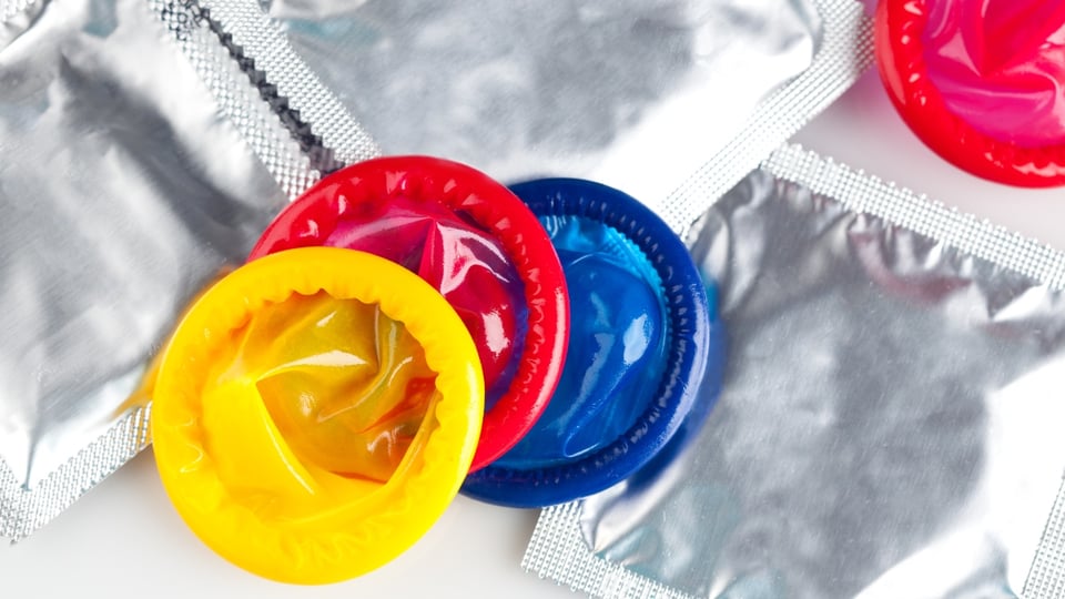Curioso: Escasez mundial de condones por el COVID-19 featured image