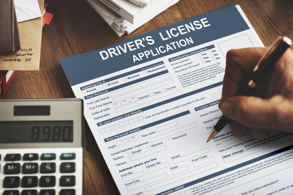 Principales ciudades de Colorado emitirán licencias de conducir a indocumentados