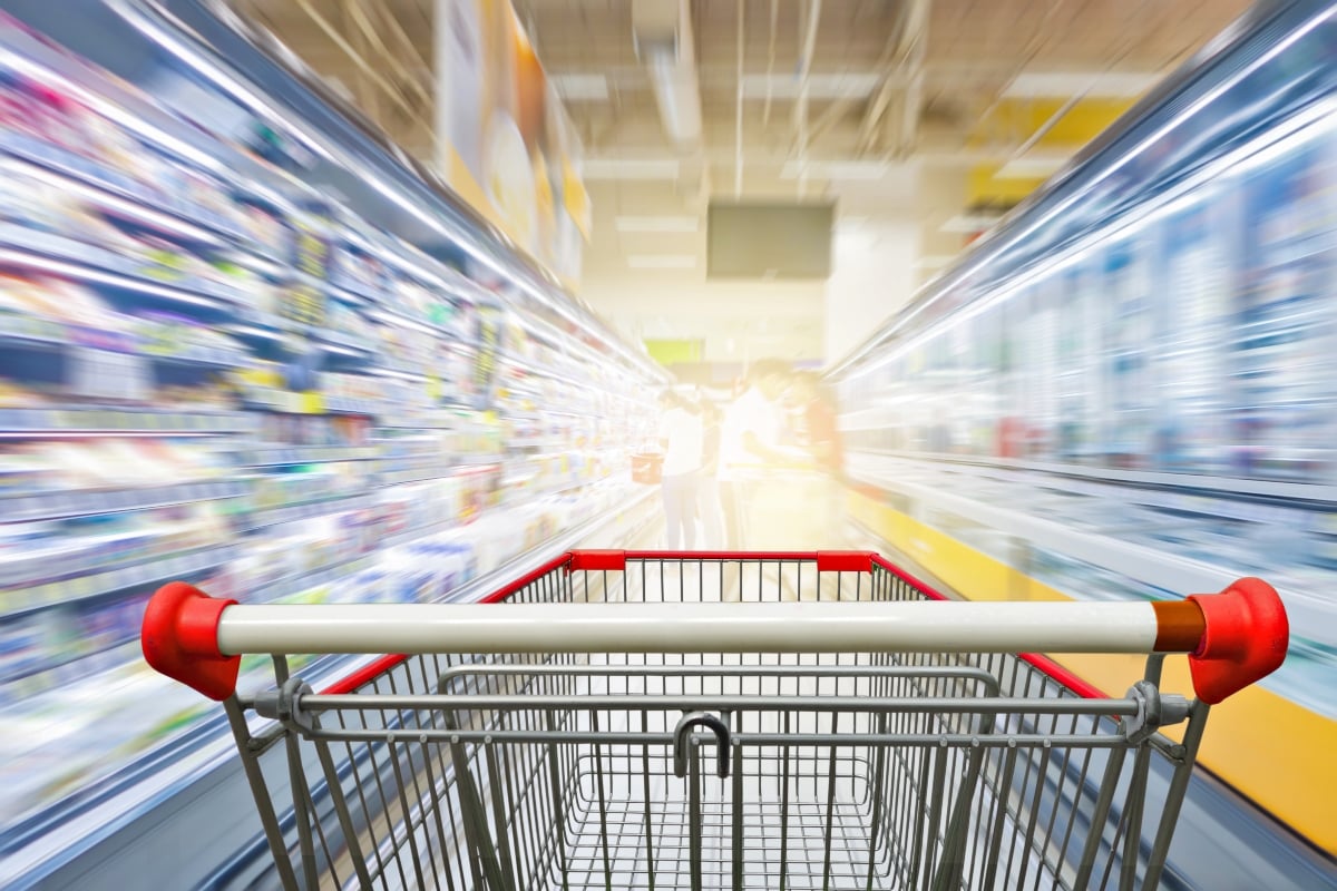 Curioso: Terror en el supermercado por changuito fantasma