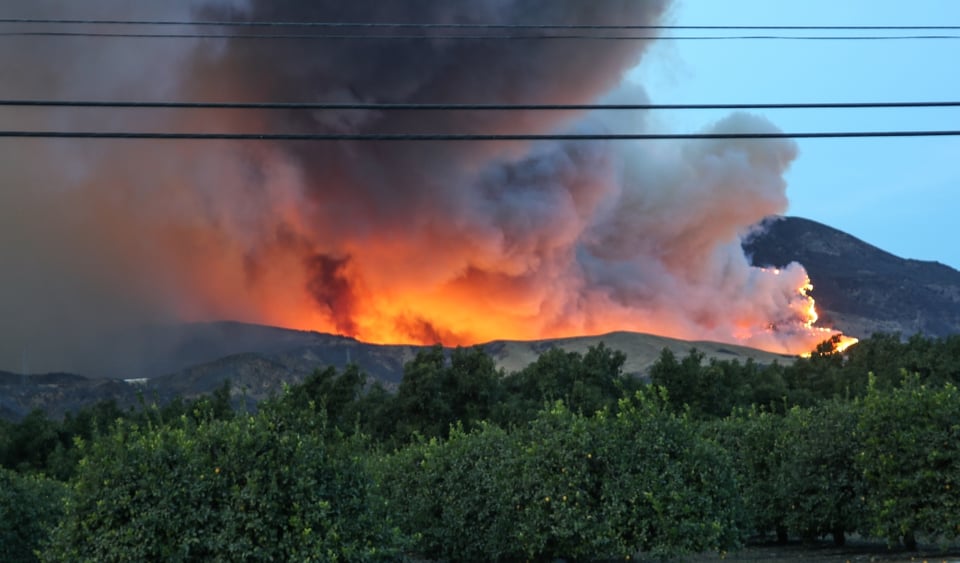 Incendios forestales obligan a evacuar a miles de personas al oeste de EE.UU.