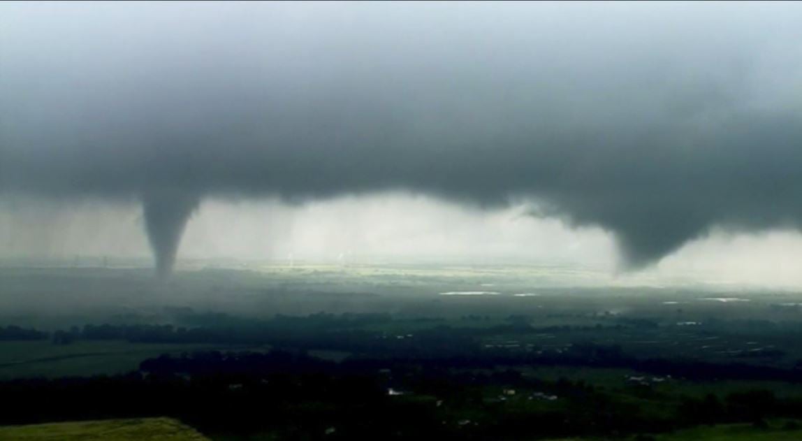 Tornados e inundaciones azotaron planicies del sur de EE.UU