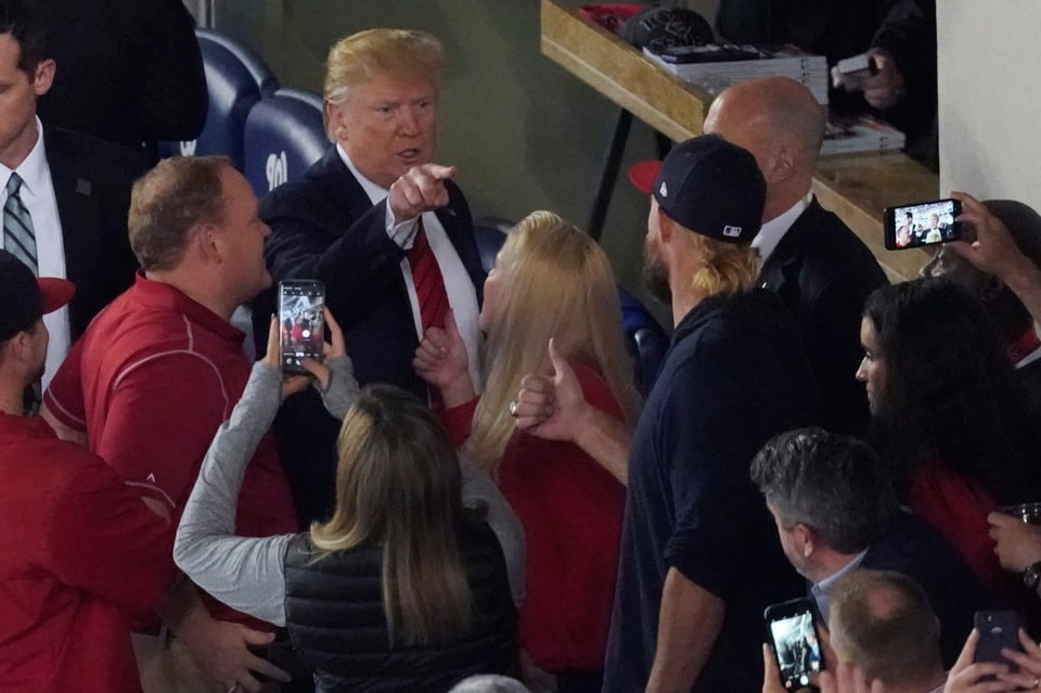 Trump recibe abucheos en el quinto juego de la Serie Mundial featured image