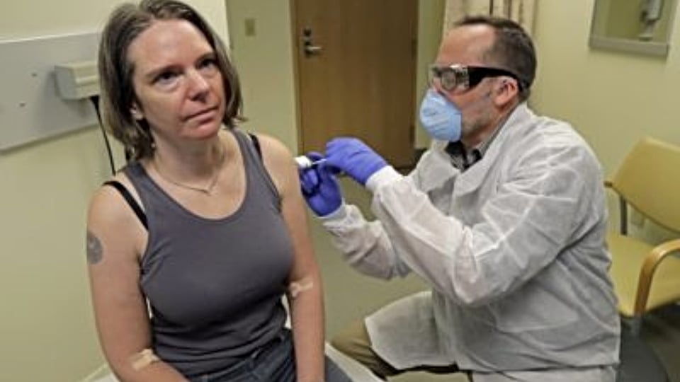 Pfizer anuncia vacuna contra el COVID-19 para otoño