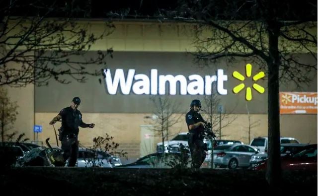 Policía mata a hombre que andaba armado con un rifle en Walmart de California