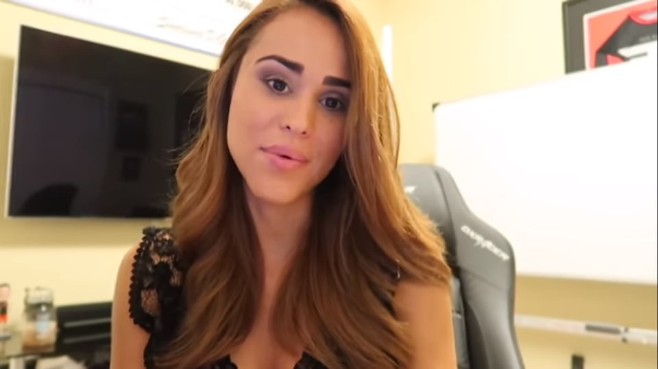 Yanet García, la ‘Chica del clima’, hace de las suyas y deja al descubierto toda su retaguardia (VIDEO) featured image