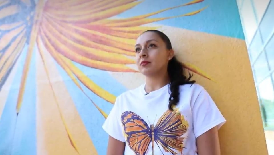 Reconocen a joven artista Yehimi Cambrón como «Mexicana Distinguida»