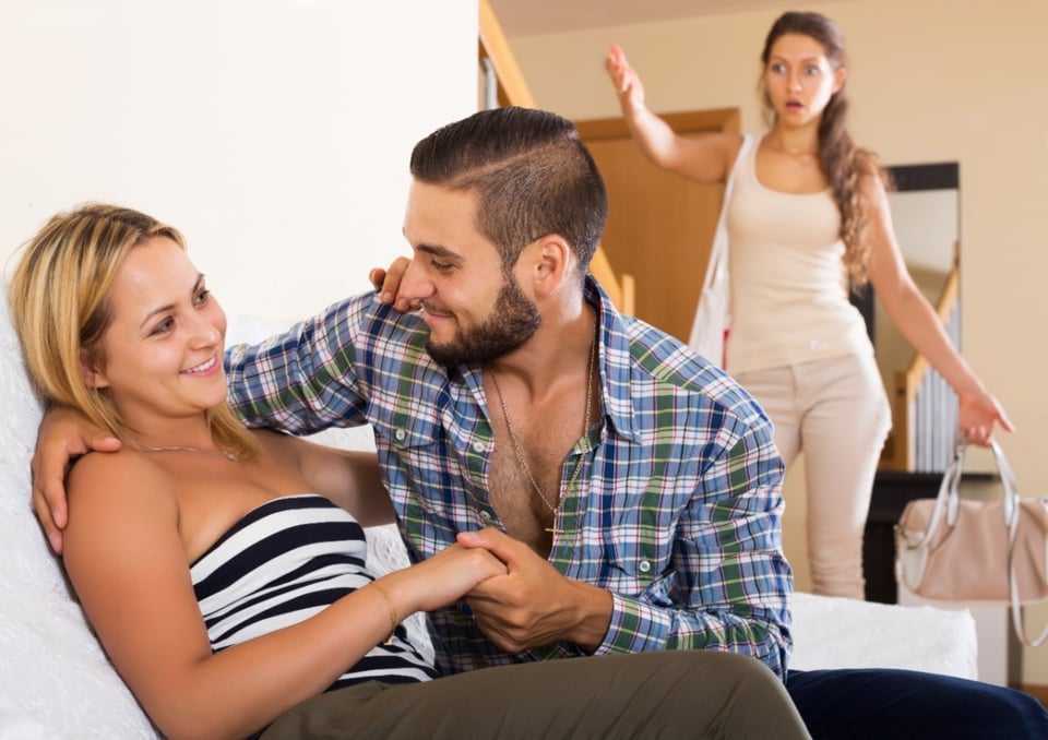 Mujer organiza fiesta para destapar infidelidad de su novio y su mejor amiga featured image