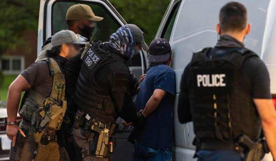 Redada de ICE arresta a 125 inmigrantes con antecedentes en Texas