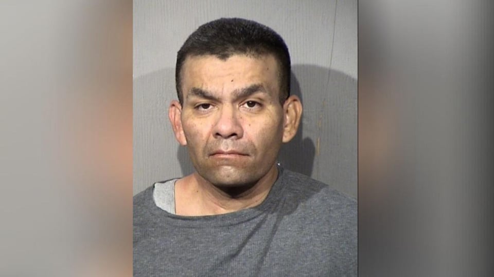 Arizona: Hispano atropelló a dos policías en el estacionamiento de un Walmart