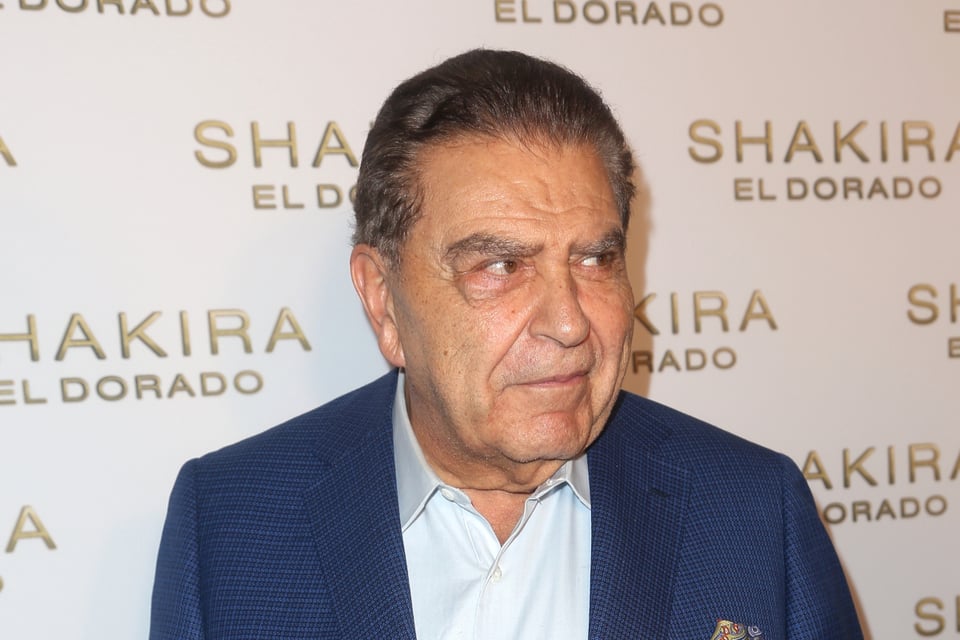 ¿Fue a propósito? Cantante urbano le pega en la boca a Don Francisco y él grita de dolor (VIDEO)
