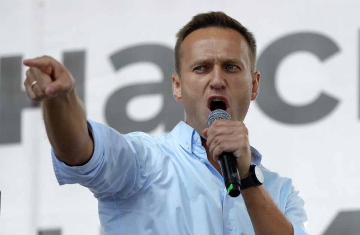 Opositor ruso Navalny sale del coma inducido según hospital alemán