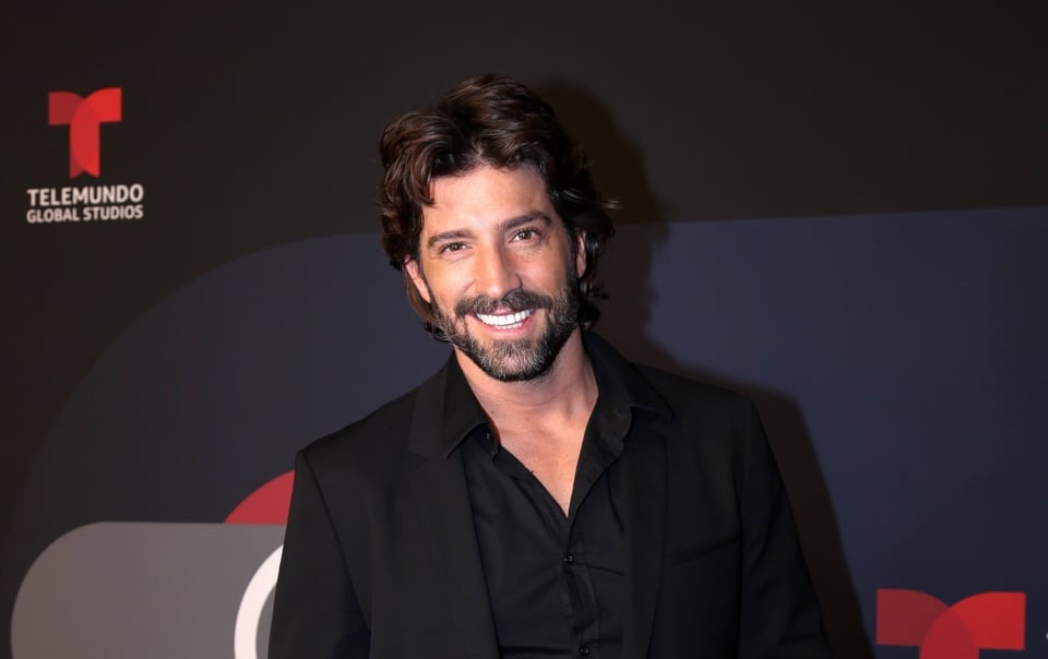 Regresa La Doña en 13 capítulos; David Chocarro habla sobre lo que sintió en las escenas eróticas con Aracely Arámbula (VIDEO) featured image