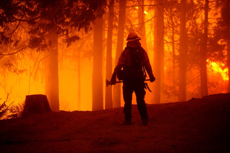 California: Gobernador declara emergencia por incendios