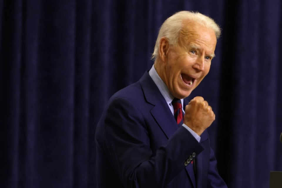 Biden asegura que dará a familias ayuda de $300