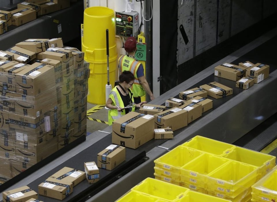 Amazon contratará 100,000 personas por aumento de compras en línea