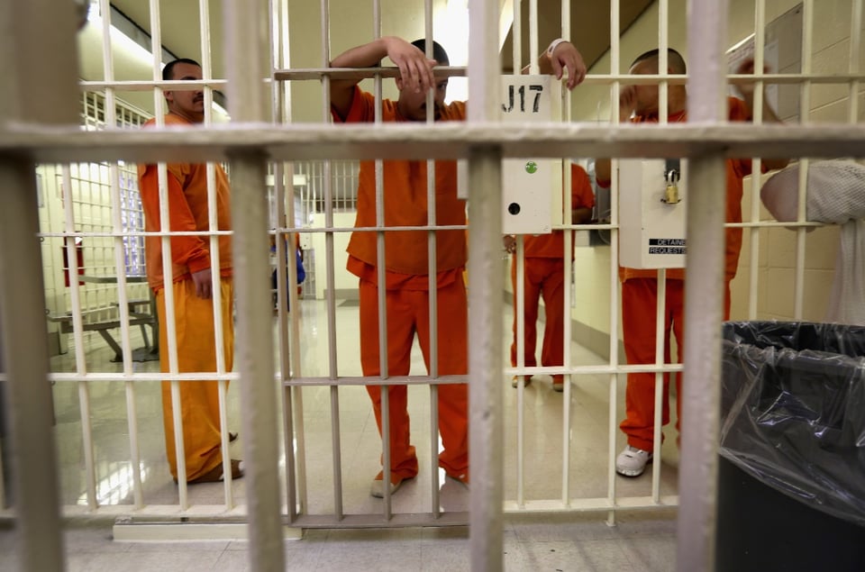 Arizona: Inmigrantes denuncian abusos en centro de detención La Palma featured image
