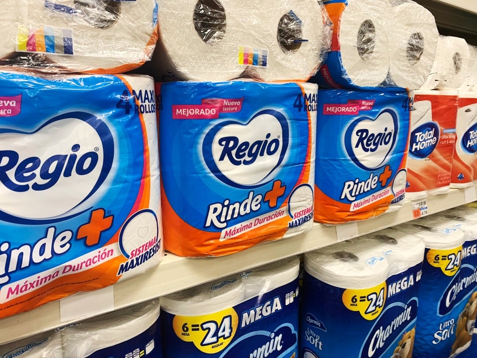 Pétalo, no Charmin: Coronavirus trae papeles higiénicos mexicanos a EE.UU.