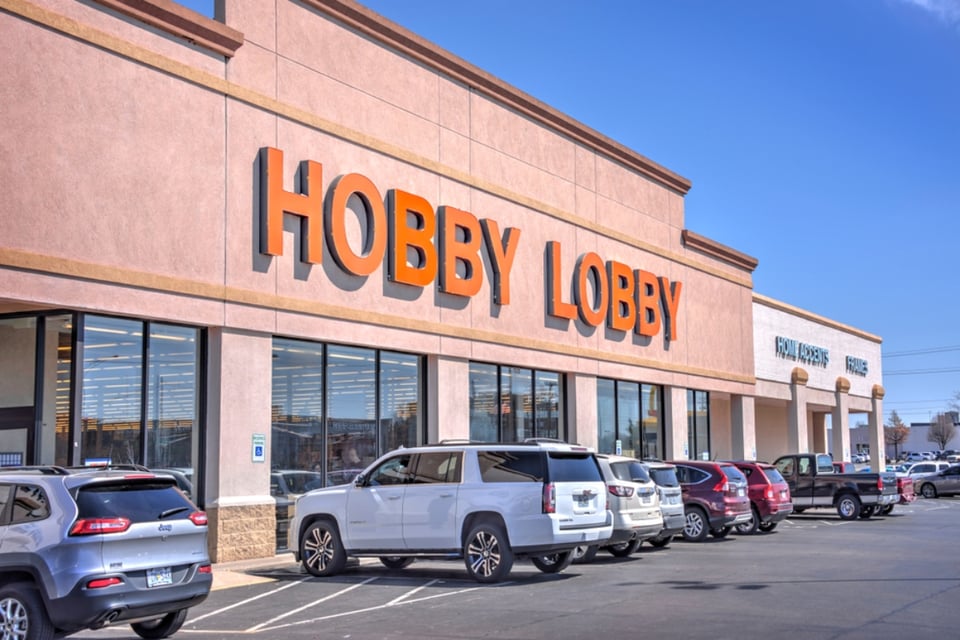 Hobby Lobby aumenta el salario mínimo de tiempo completo a $17 la hora