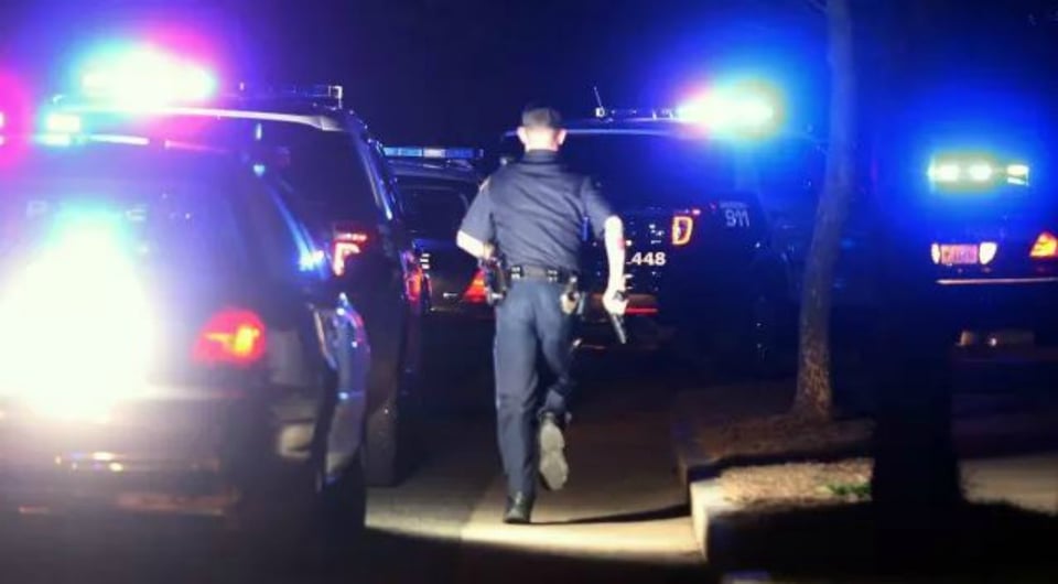 Los Ángeles: Acusan agente del sheriff de concertar una cita sexual con menor de edad