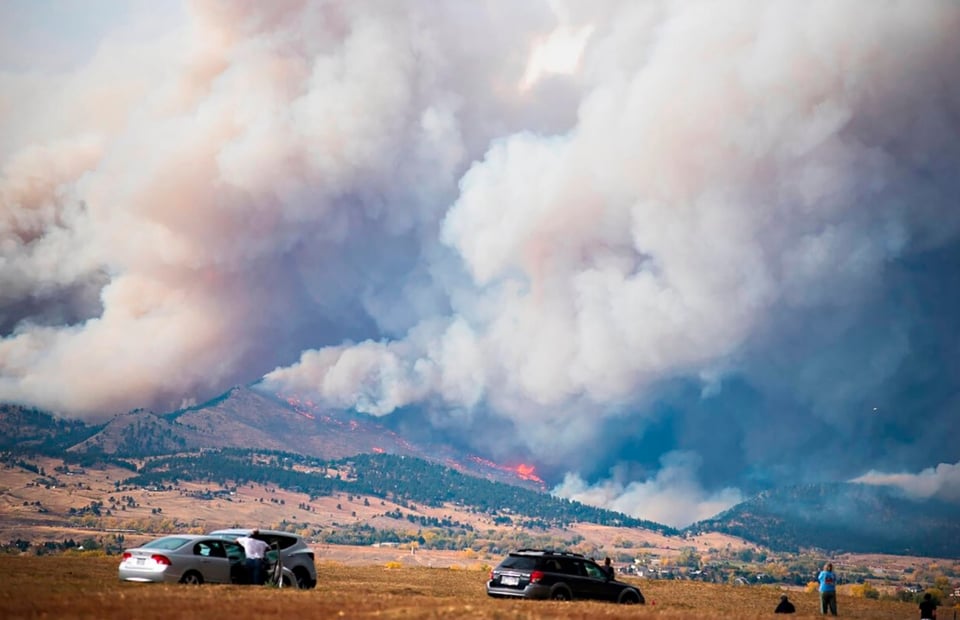 «Simplemente explotó»: incendios en Colorado y Utah obligan a evacuar miles de hogares