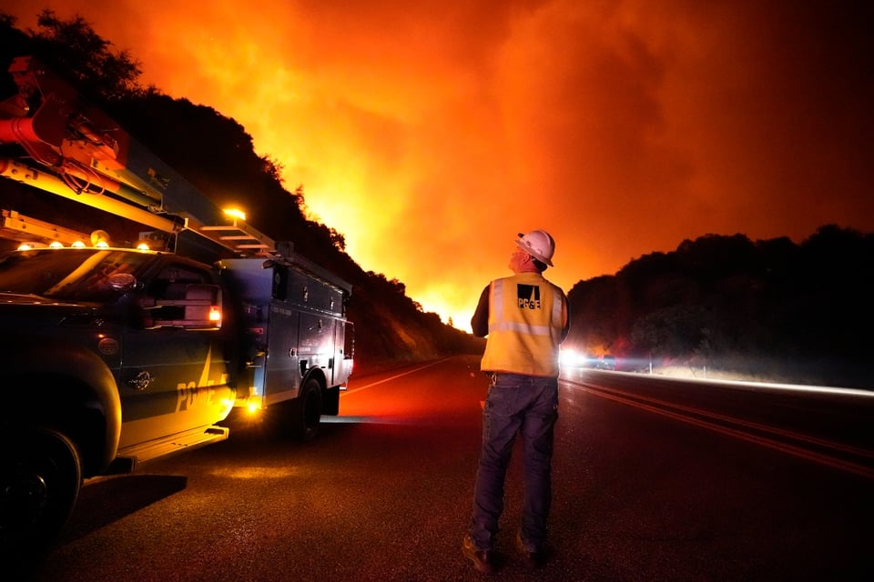 California: Piden a habitantes planear evacuaciones por incendios y emiten alertas