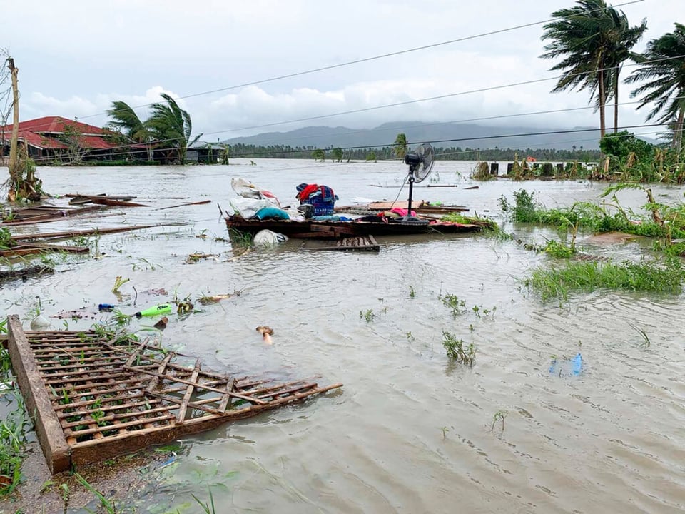 Filipinas ordena evacuación ante llegada del tifón más fuerte del mundo