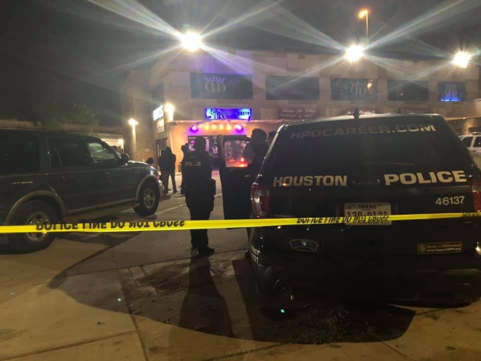 Texas: Tiroteo en el DD Sky Club de Houston deja tres muertos