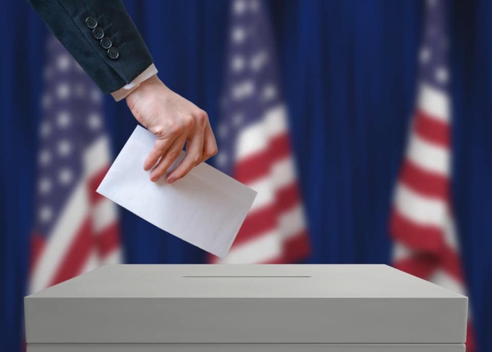 ÚLTIMA HORA: Gobernador de Texas ordena el cierre de centros de recolección de votos featured image