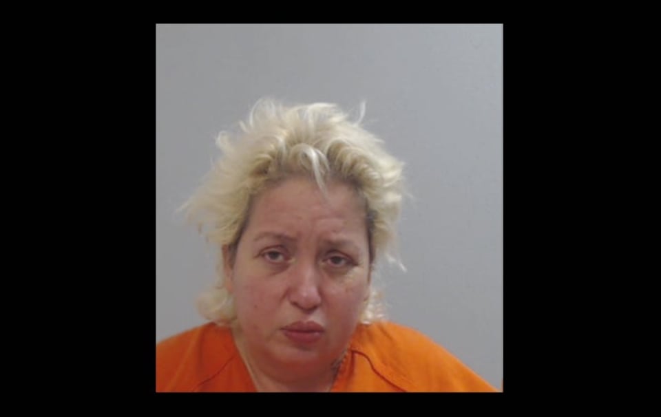 Texas: Felicia Rodríguez fue detenida por apuñalar a su esposo