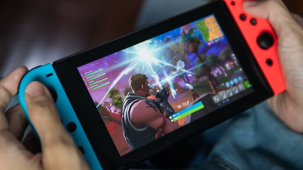 Influencer destruye una Nintendo Switch 2 recién comprada y enloquece TikTok
