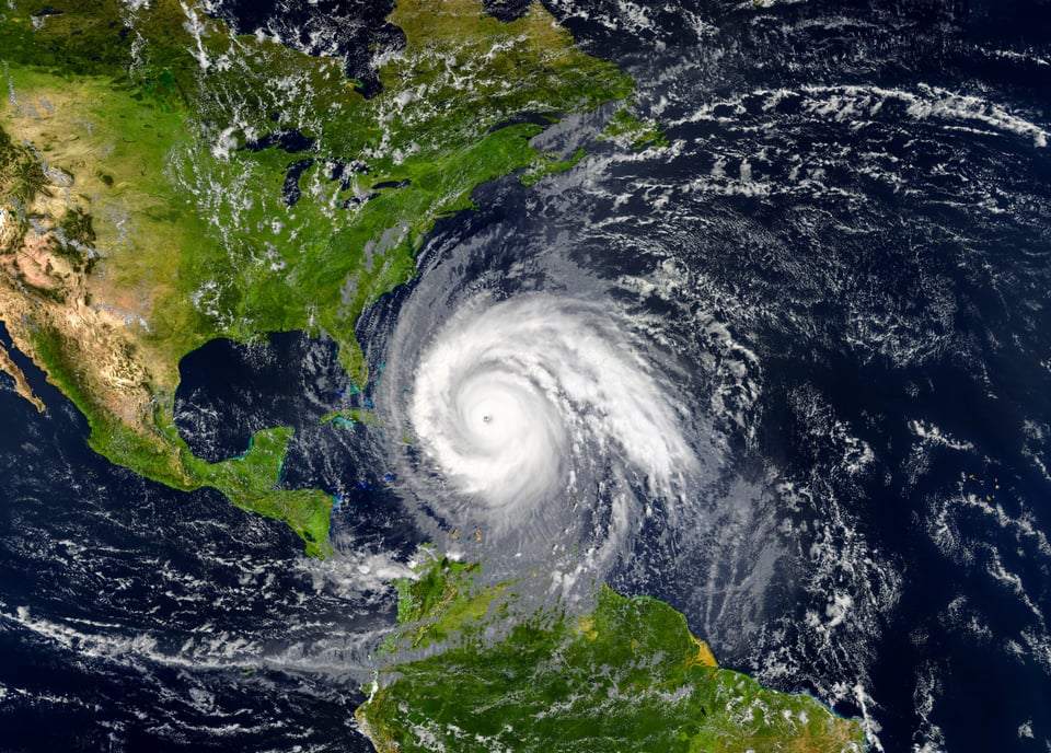 ¡Otra amenaza para EE.UU! Tormenta tropical Epsilon podría convertirse en huracán