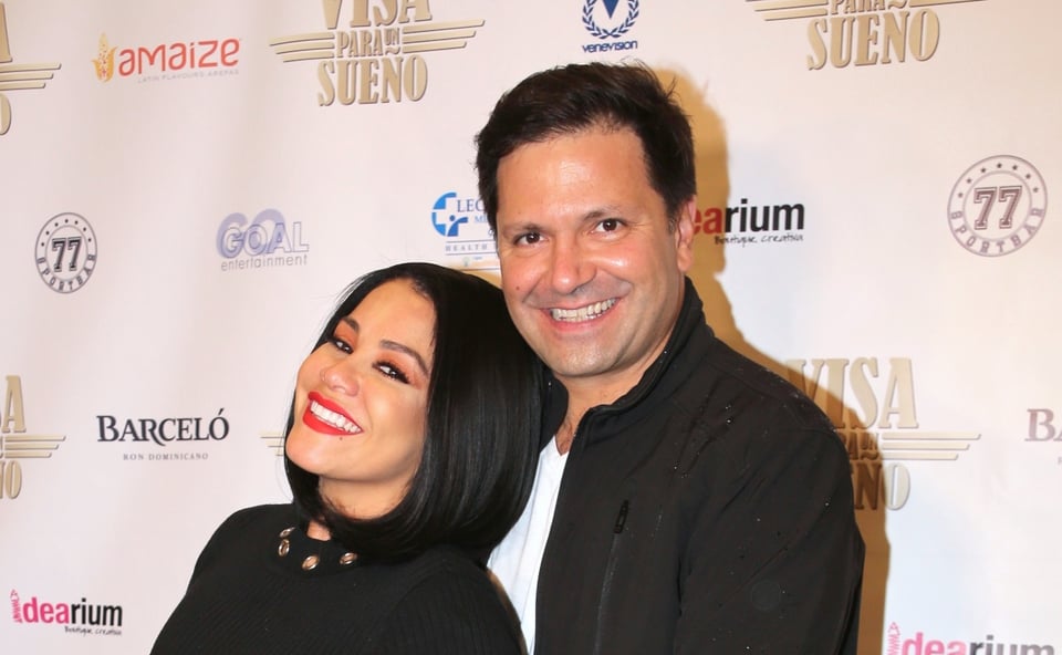 ¡Para esconder sus carnes! Veneno Sandoval sorprende con video de su marido poniéndole la faja (VIDEOS)