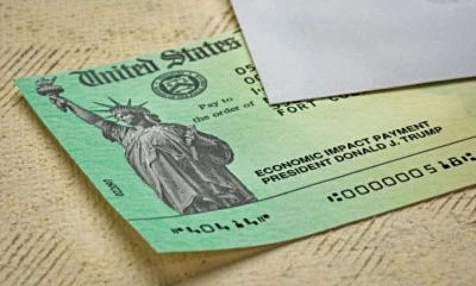 Juez federal ordena que presos en California reciban el cheque