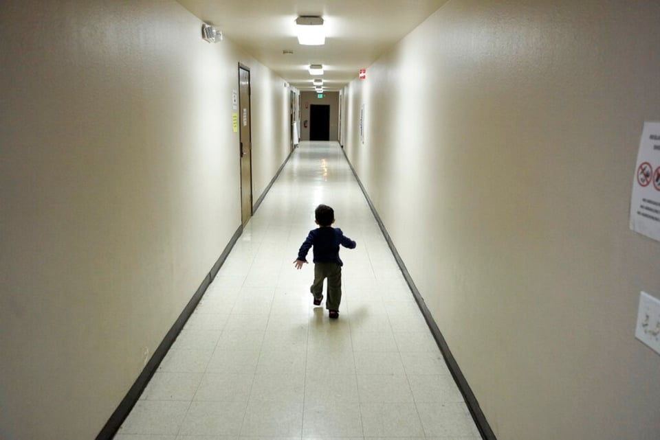 Juez pide a Trump hallar a padres deportados sin sus hijos