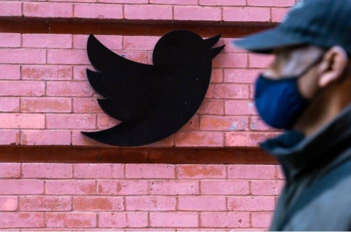 Twitter suspende por varias horas la cuenta de la campaña electoral de Trump