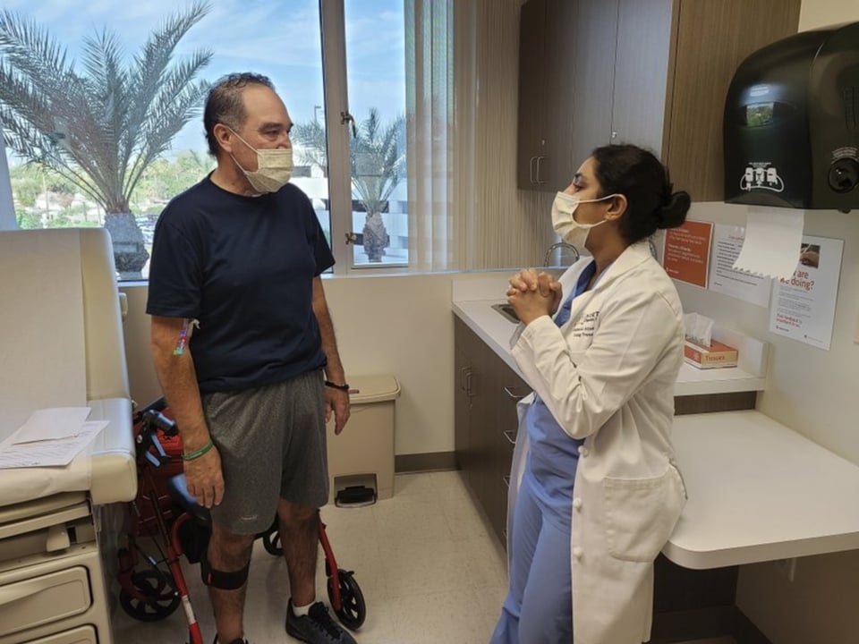 Trasplantan 2 pulmones a paciente hispano con COVID-19 en EEUU